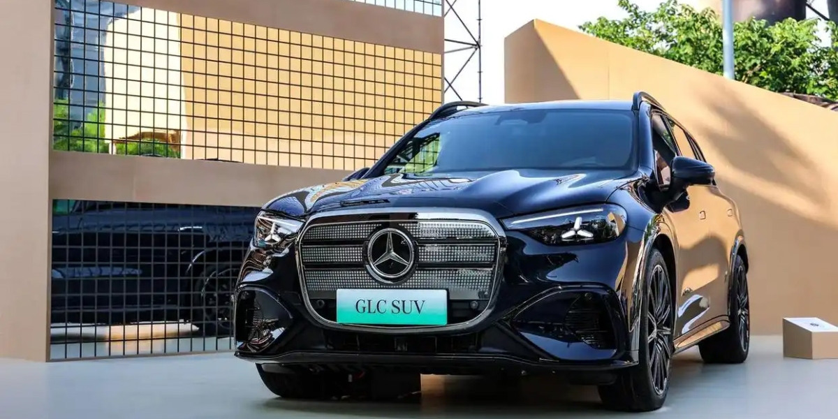 Mercedes Sales Rise in Europe and North America as China Slump Deepens
